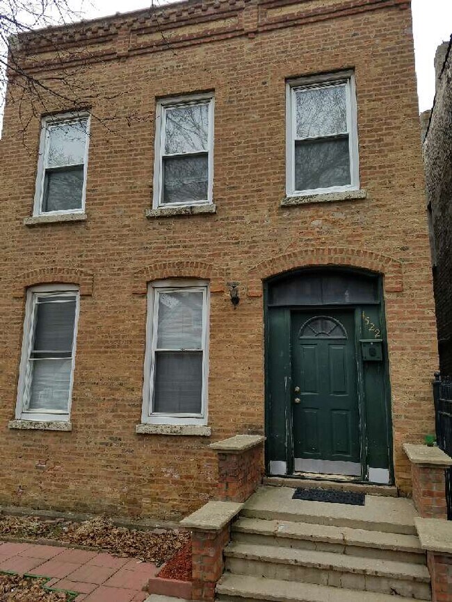1522 N Campbell Ave 1522 N Campbell Ave Chicago IL 60622 Apartment