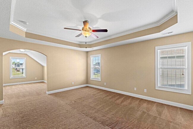 Building Photo - Large 5 bedroom home- don't miss this one!