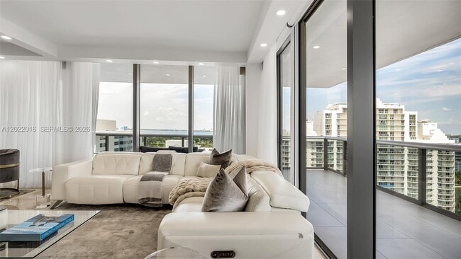 Building Photo - 5875 Collins Ave