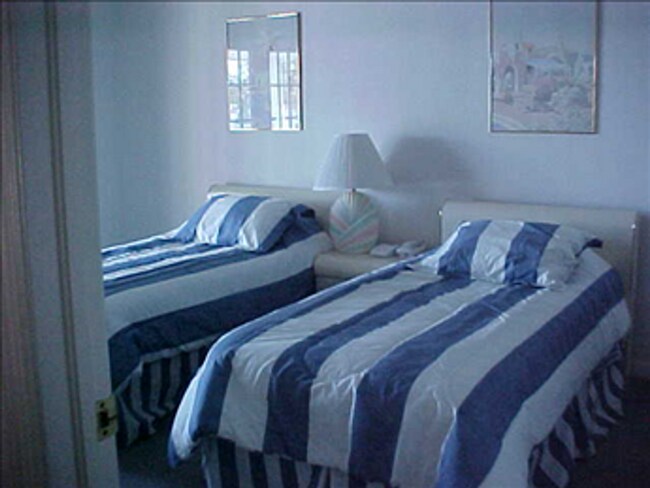 Building Photo - smoke house bay