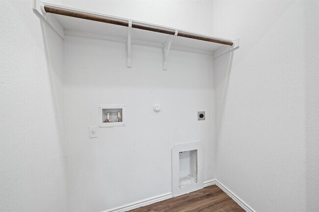 Building Photo - 13601 Mussel Rn