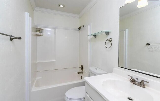 Building Photo - 3225 Ramblewood Dr N