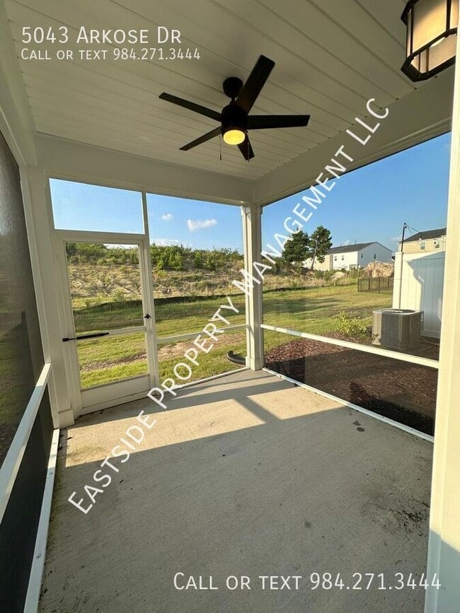 Building Photo - 5043 Arkose Dr