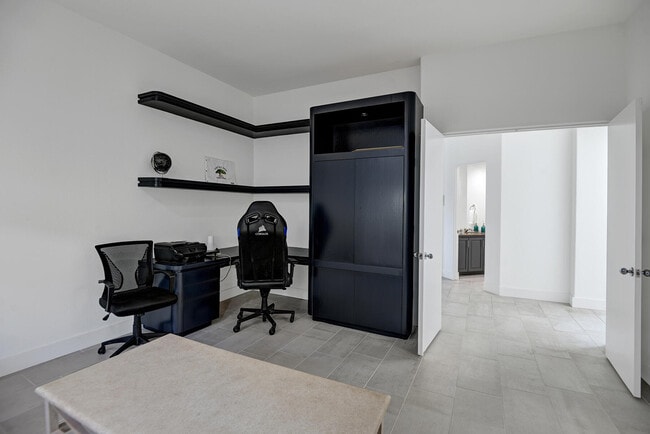 Building Photo - 189 White Horse Trail