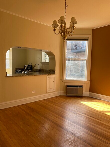 Dining Room - 6307 n Wayne ave