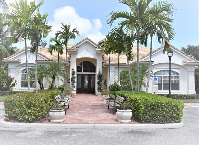 Building Photo - 1103 Myrtlewood Cir E