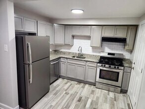 Building Photo - 3 Bedroom County Home