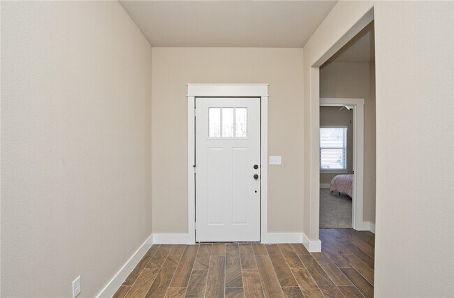 Building Photo - 2629 N Justin Dr