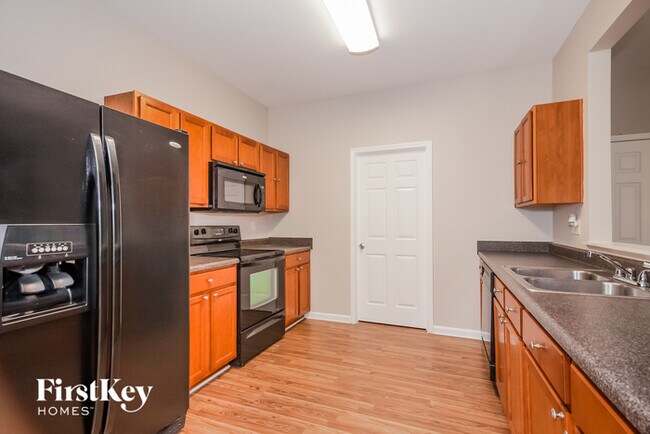 Building Photo - 937 Willow Wind Dr