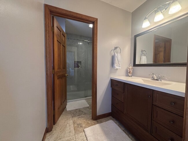 Building Photo - 14 Songbird Ln