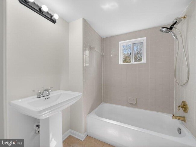 Building Photo - 9325 Brentsville Rd