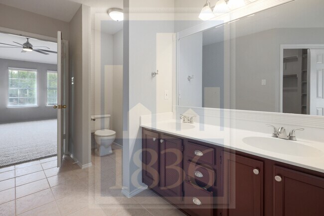 Building Photo - 13210 Vendrell Dr