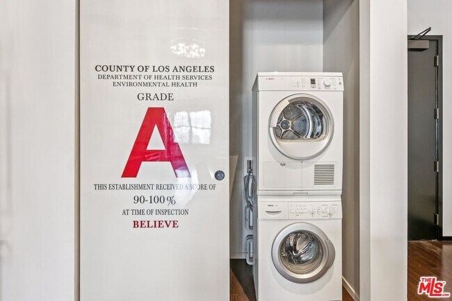 Building Photo - 1645 Vine St