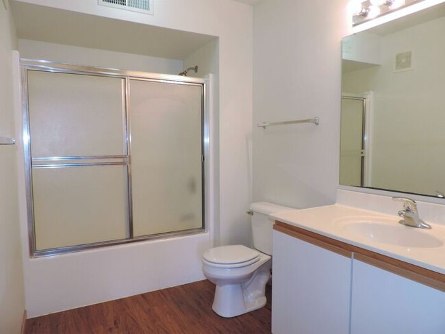 Building Photo - $1,195 | 2 Bedroom, 1 Bathroom Condo | Pet...