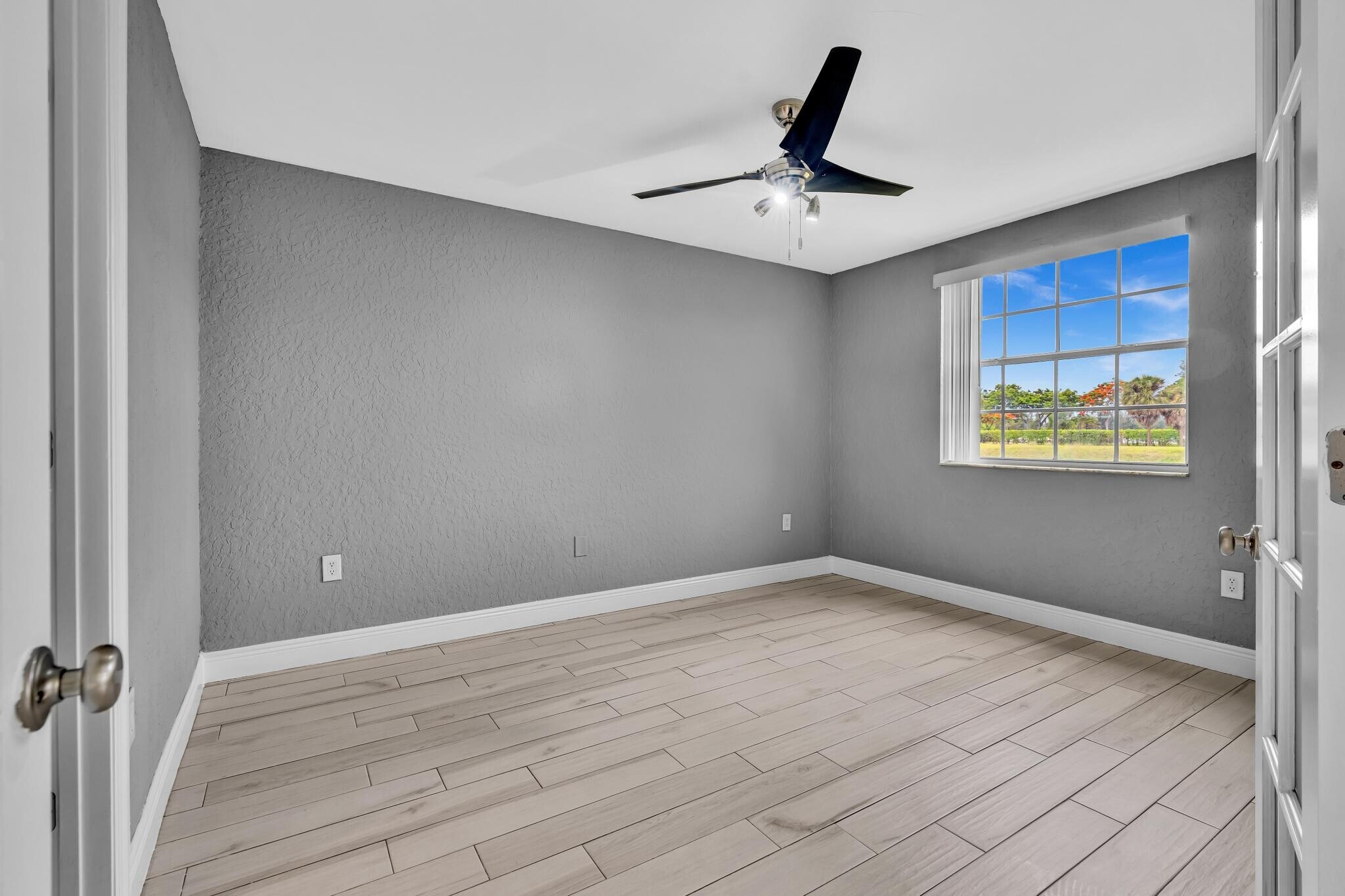Building Photo - 2851 N Oakland Forest Dr