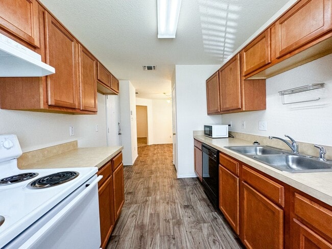 Building Photo - Adorable 2 bed, 2 bath home in Everman ISD