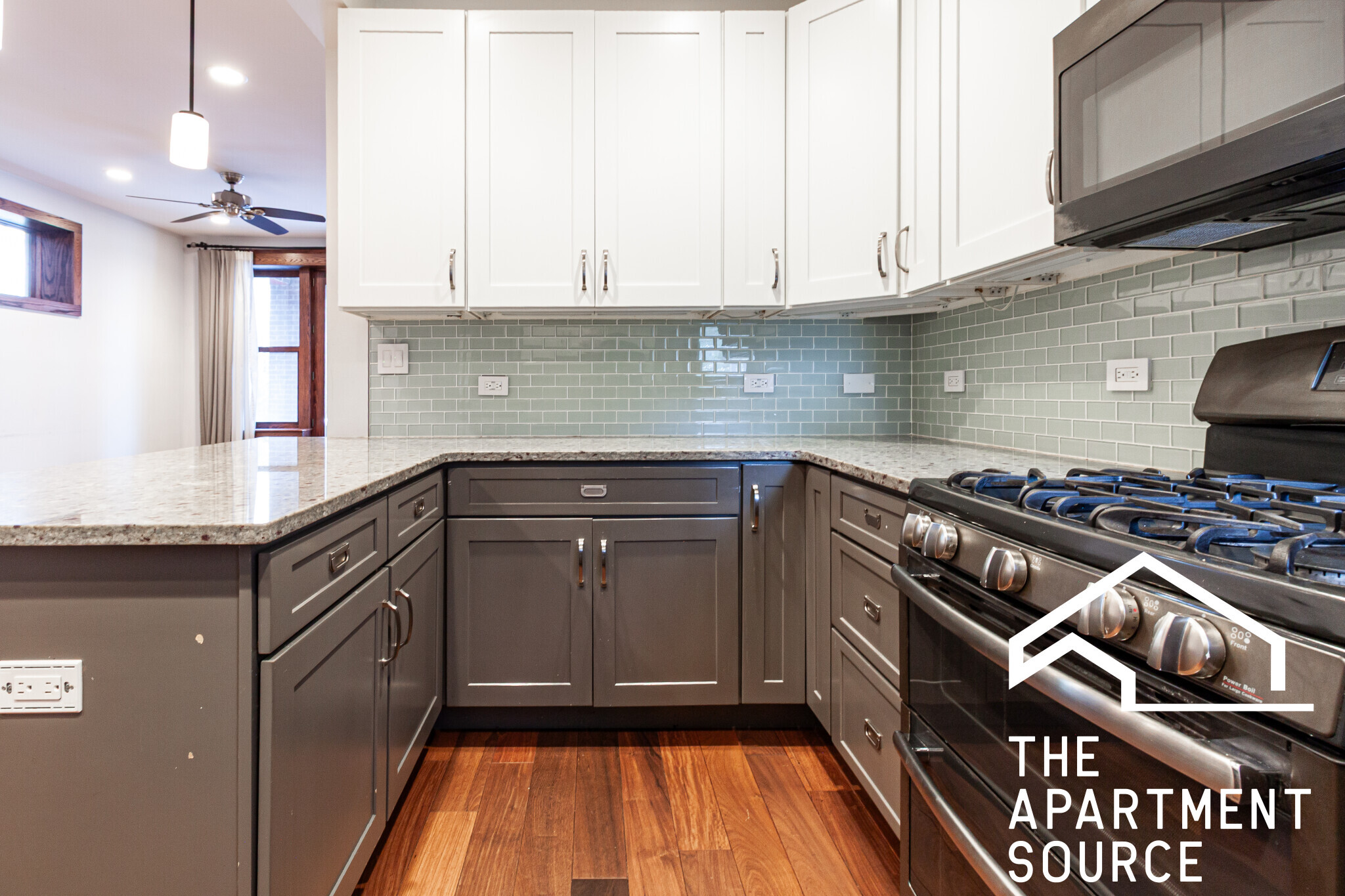 Building Photo - 1019 W Oakdale Ave