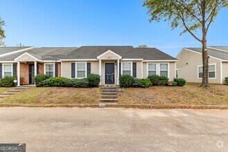 Building Photo - Wow! Check out this charming 3 bedroom 2 b...