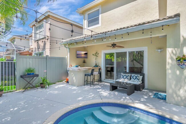 Building Photo - 6788 Hendry Dr