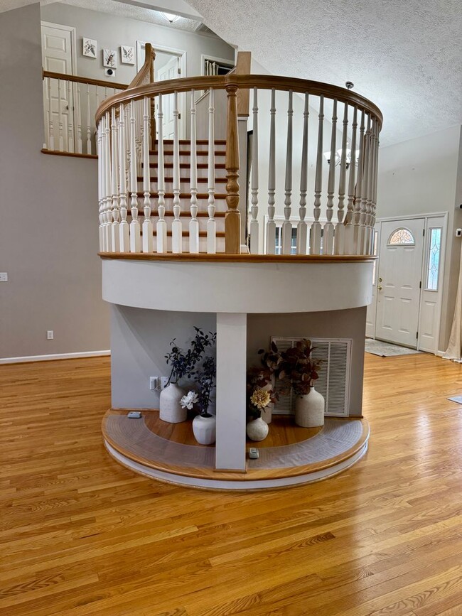 Building Photo - Spacious Two-Story Home in Blacksburg