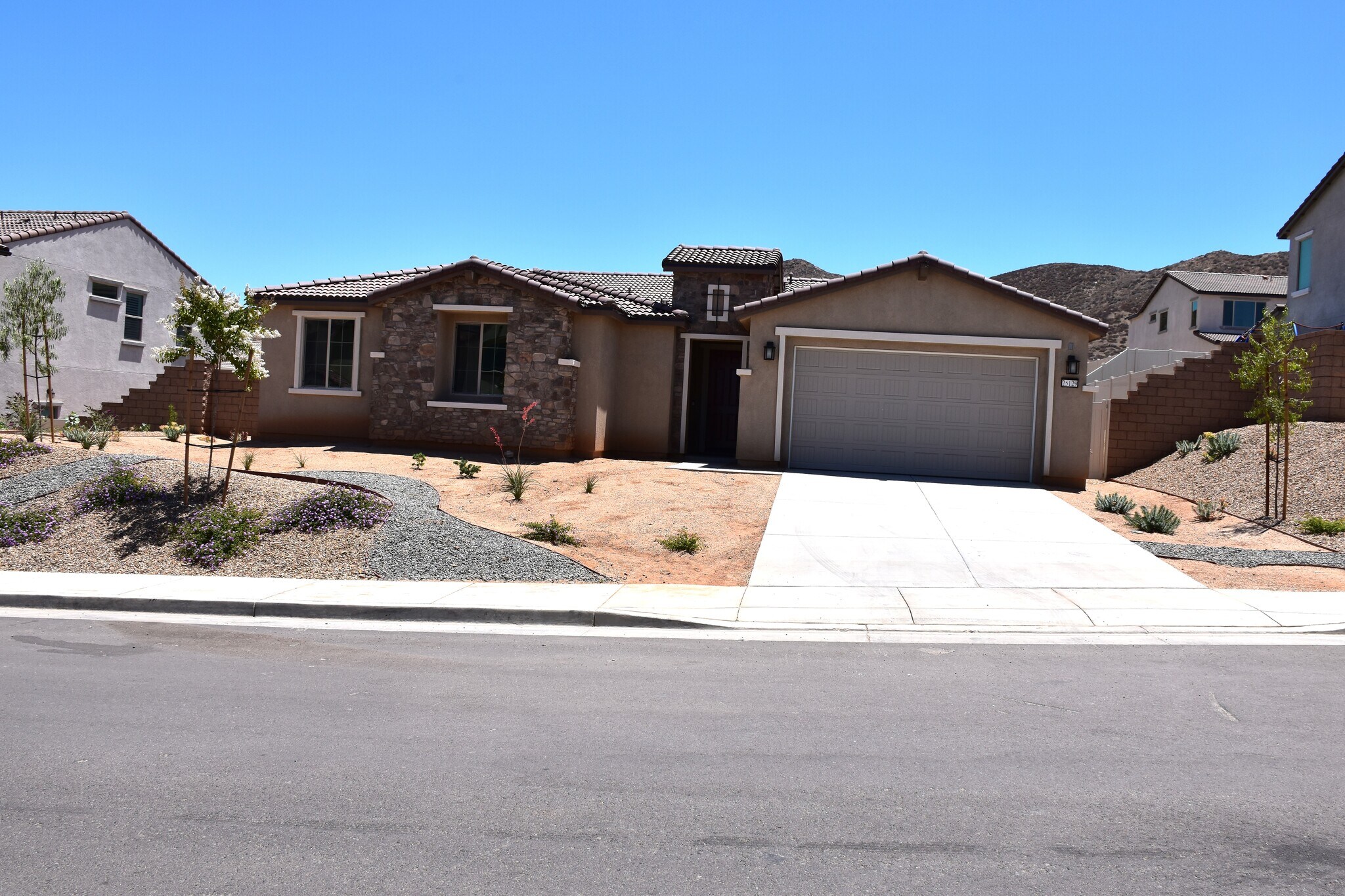 Building Photo - 25129 Sand Wedge Dr