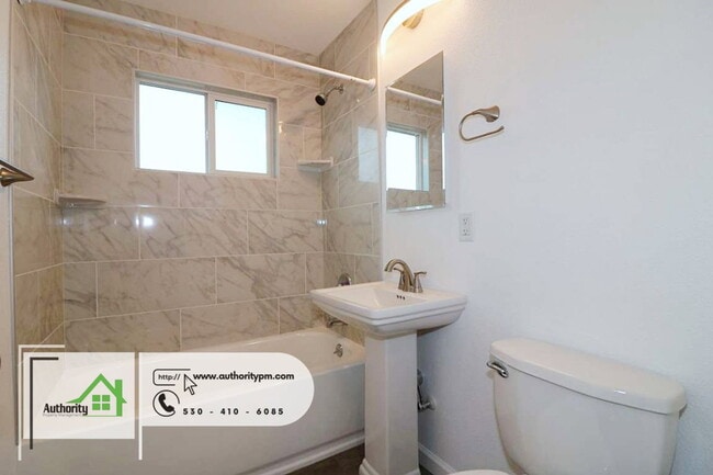 Building Photo - 2835 Reservoir Ln