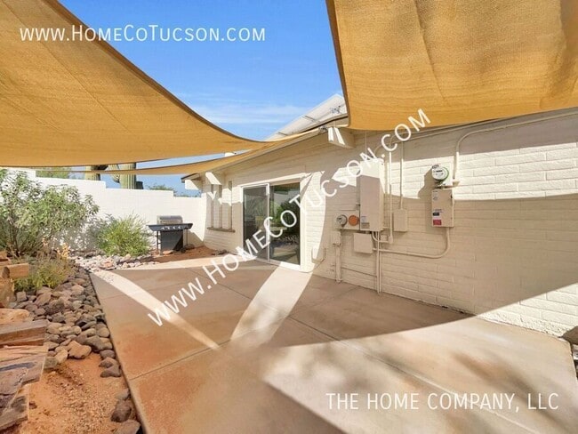 Building Photo - 8628 N Placita Del Cardo