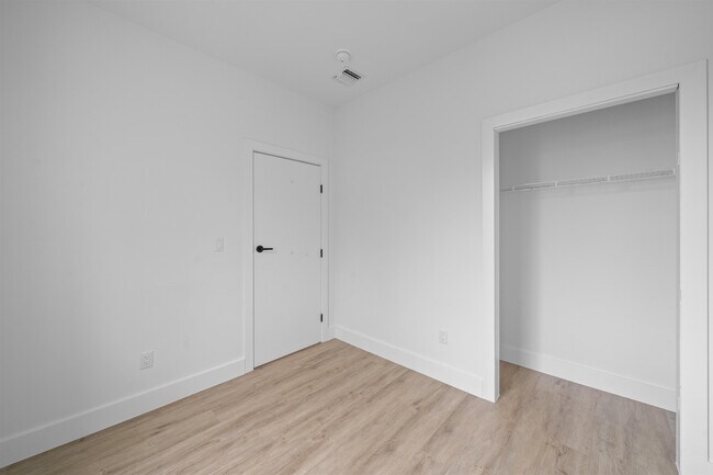 Building Photo - 203 Academy St