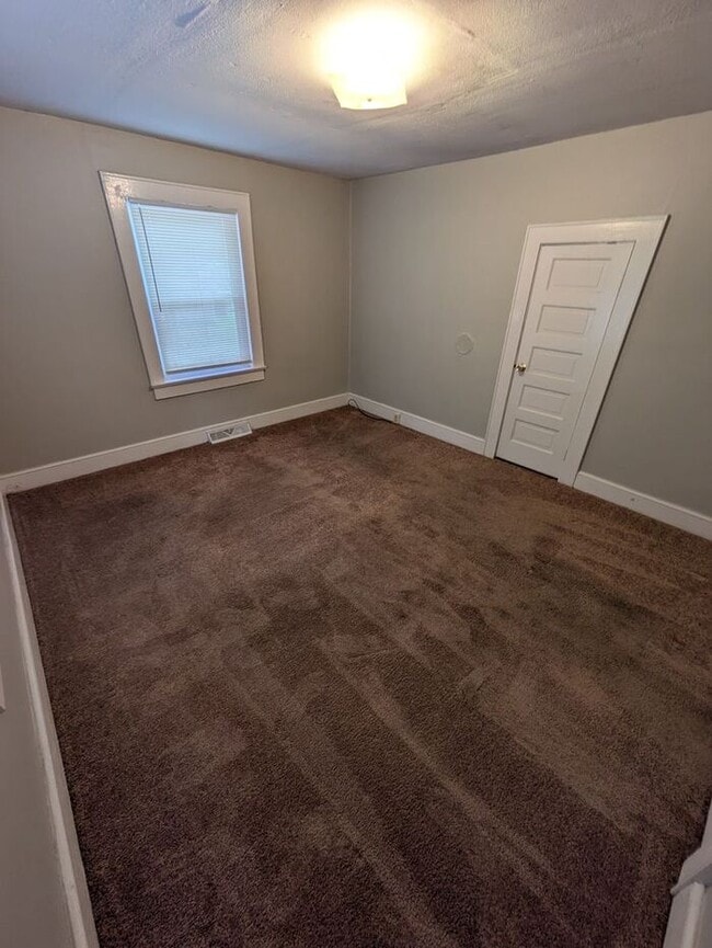 Building Photo - 3BD/2BA Home in Hickory
