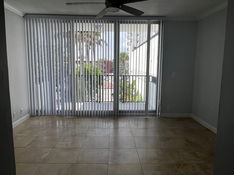 Building Photo - 525 N Ocean Blvd