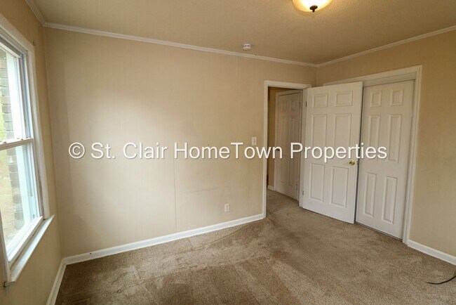 Building Photo - Cute Duplex Close to Pell City