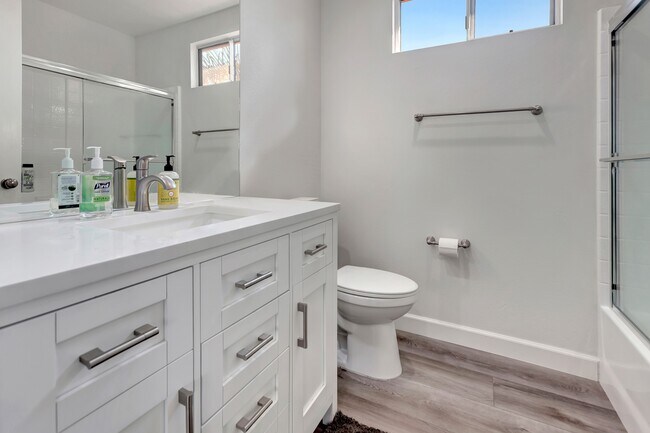 Building Photo - 28962 Sean Dr