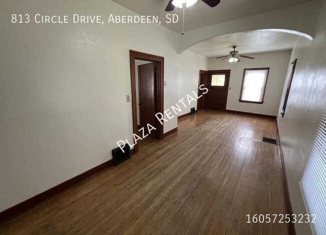Building Photo - 211 N Washington St
