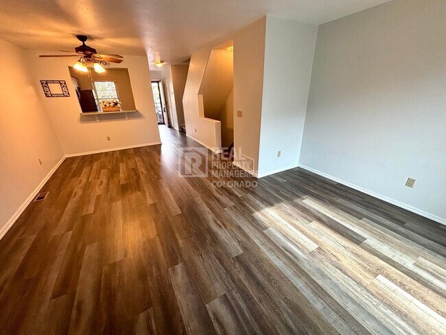Building Photo - 119 Iveystone Ct