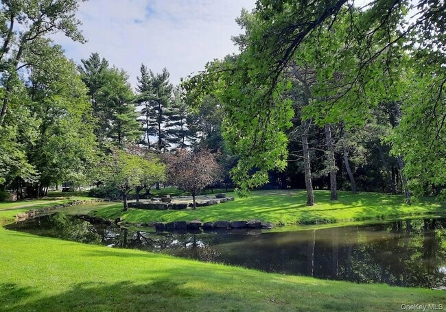 Building Photo - 60 Main St