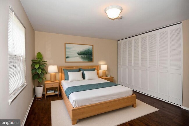 Building Photo - 1209 Marton St