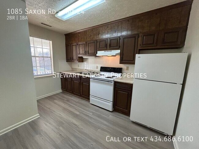 Building Photo - 1085 Saxon Rd