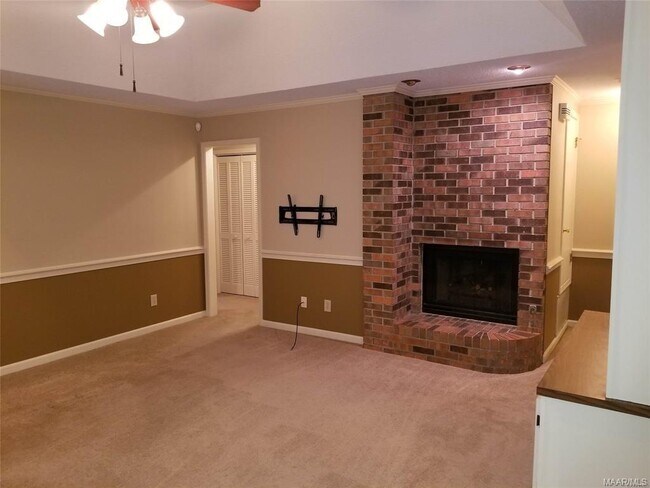 Building Photo - 5906 Carmel Dr