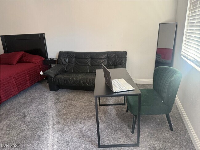 Building Photo - 2749 Canarsy Ct