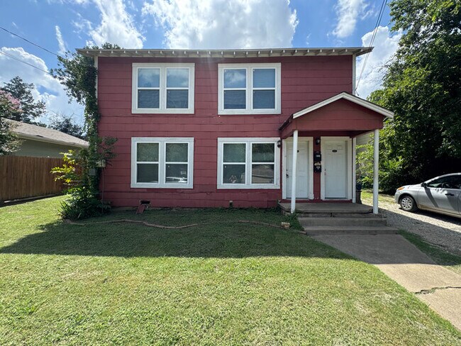 Building Photo - 609 Amarillo St