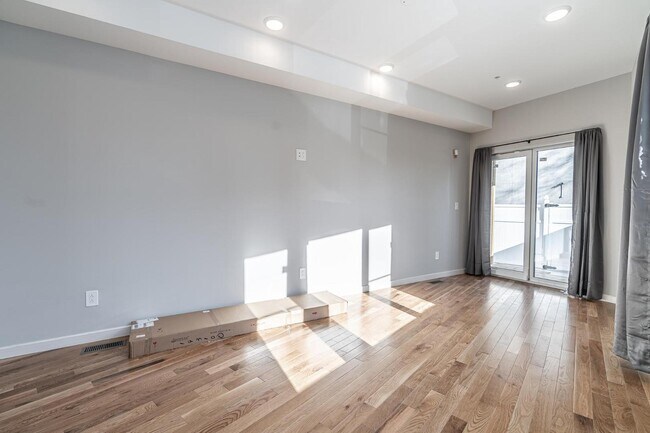 Building Photo - 2045 N College Ave