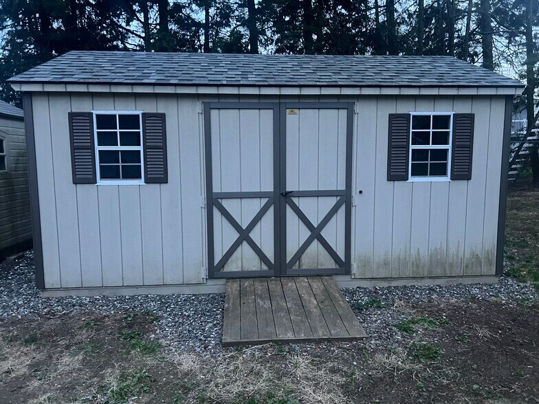 shed 16x8 - 16 Phelan St