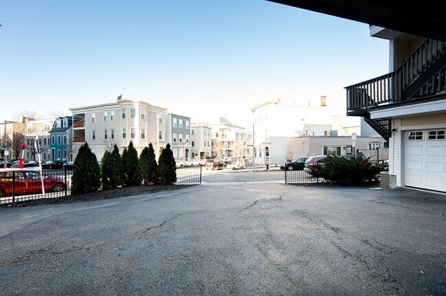 Primary Photo - 402 E 3rd St