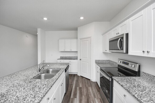 Building Photo - 4910 Highland Spgs Dr