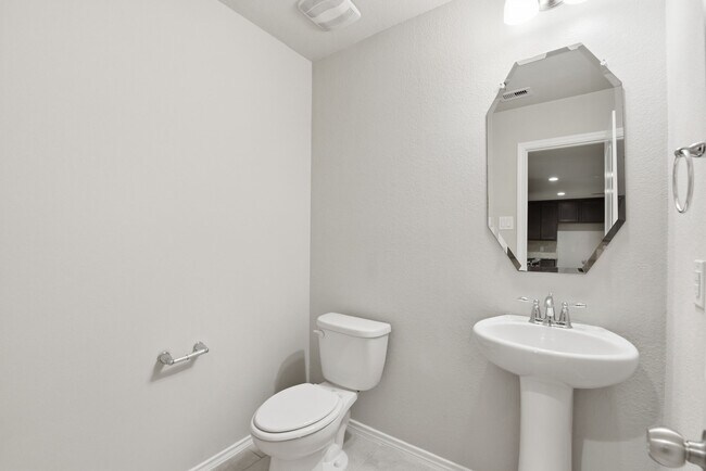 Building Photo - 22014 Pheasant Bend Ln