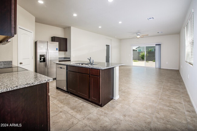 Building Photo - 35445 W San Alvarez Ave