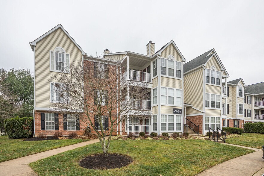 Building Photo - 624 Jupiter Hills Court