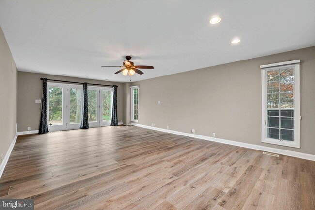 Building Photo - 3839 Blenheim Rd