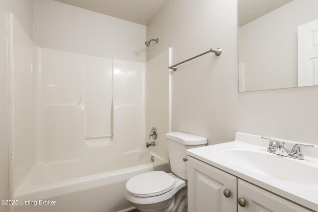 Building Photo - 212 Tecumseh Dr