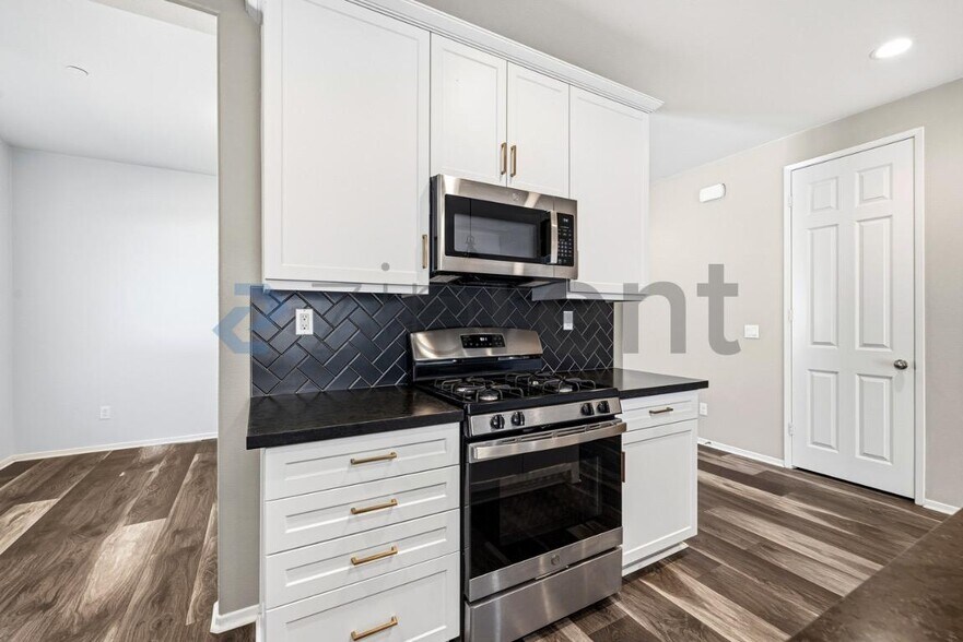 Building Photo - 30522 Rodriquez Lp